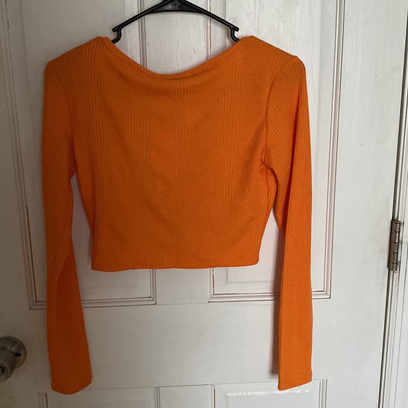 Lightweight - Picture 3 of 3